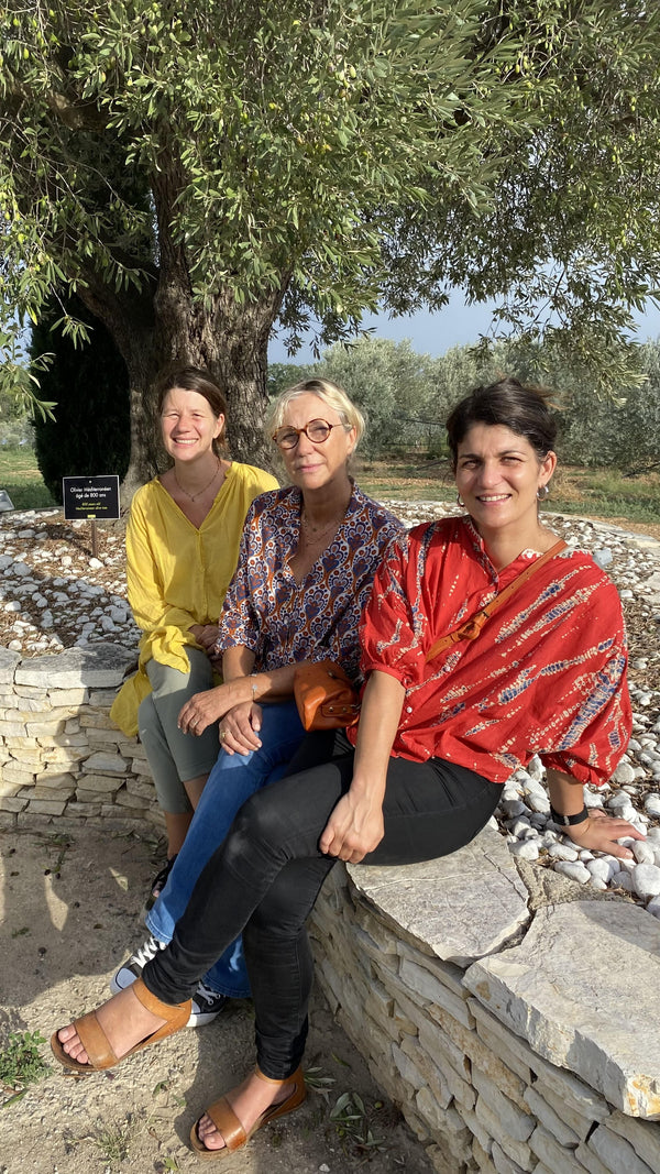 Cécile Cron, Alexandra Roche Guauquelin et Cécile Le Galliard, oléologues diplômées